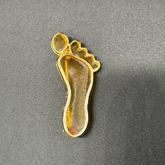 Vintage Signed Joy Resin Plique A Jour Stained Glass Foot Brooch Pin 1960s Gold - Picture 2 of 7